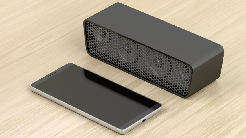 Przenośny głośnik Bluetooth na stole