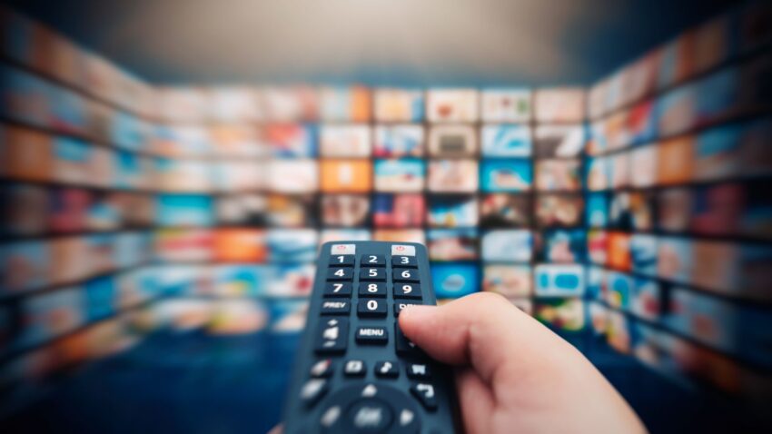 Proces aktualizacji telewizora.