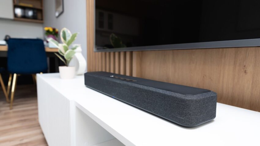 Soundbar jako dobra alternatywa do salonu.